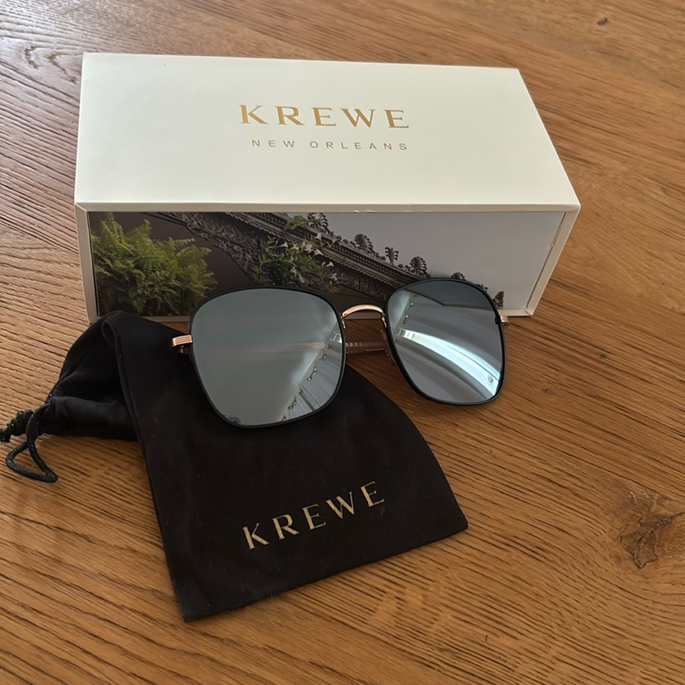 KREWE Sabine Sunglasses Matte Black, silver mirrored lenses